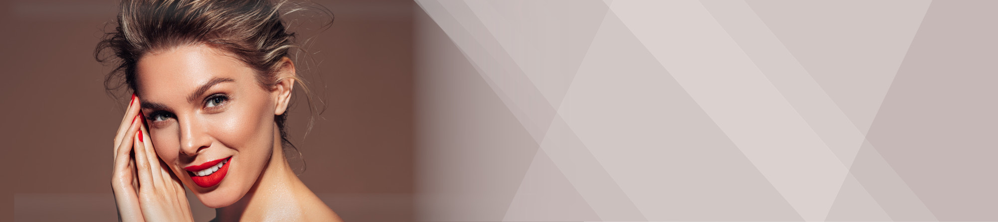 Lumineers banner: Attractive woman smiling